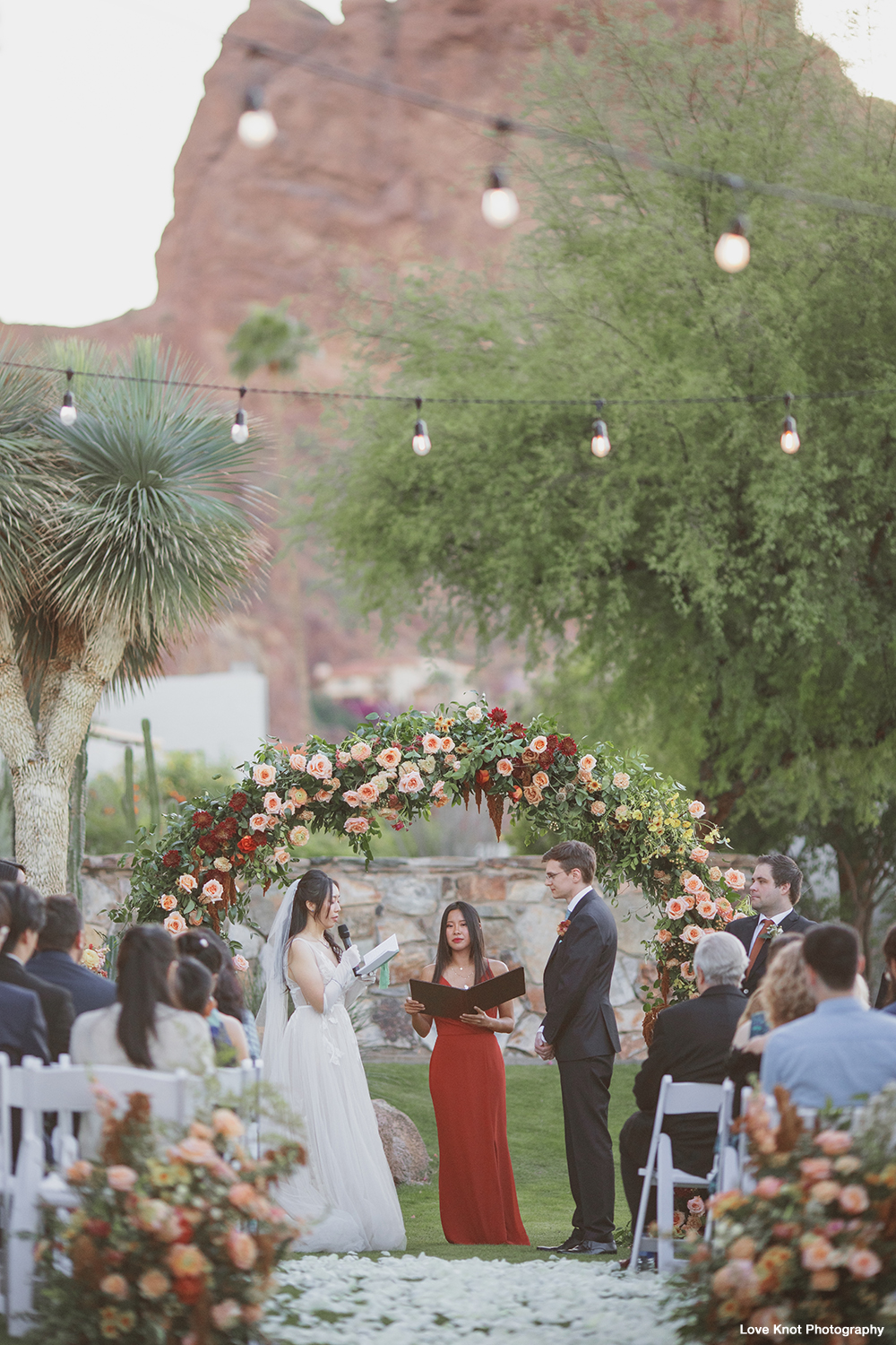 amazing scene at wedding ceremony in Arizona