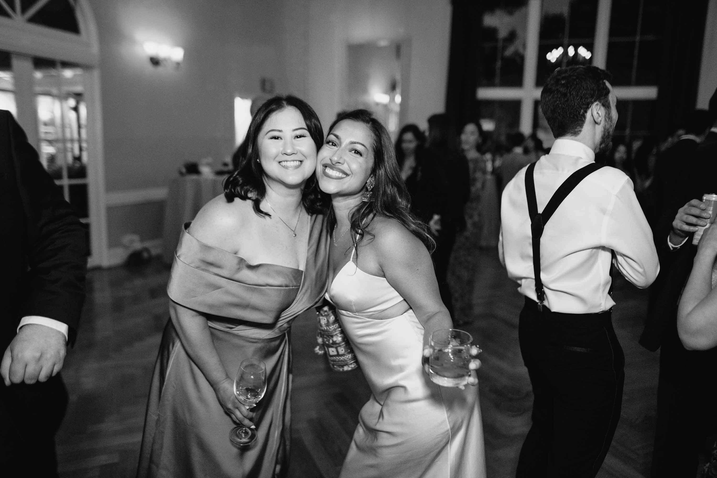 guests enjoying a beautiful time at this wedding in Oakland, California