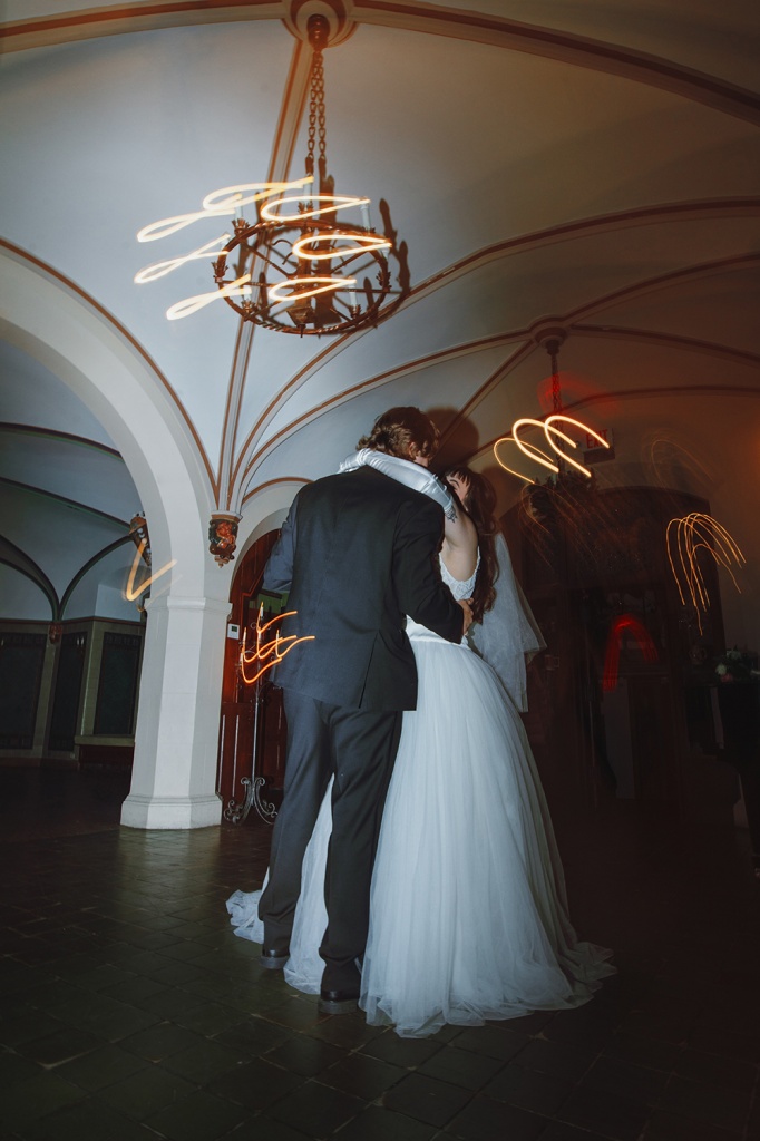 Bride and groom end their evening on the dance floor